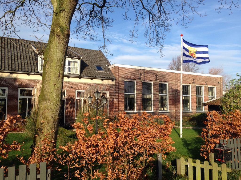 Suite School 15 A Zonnemaire Ruang foto